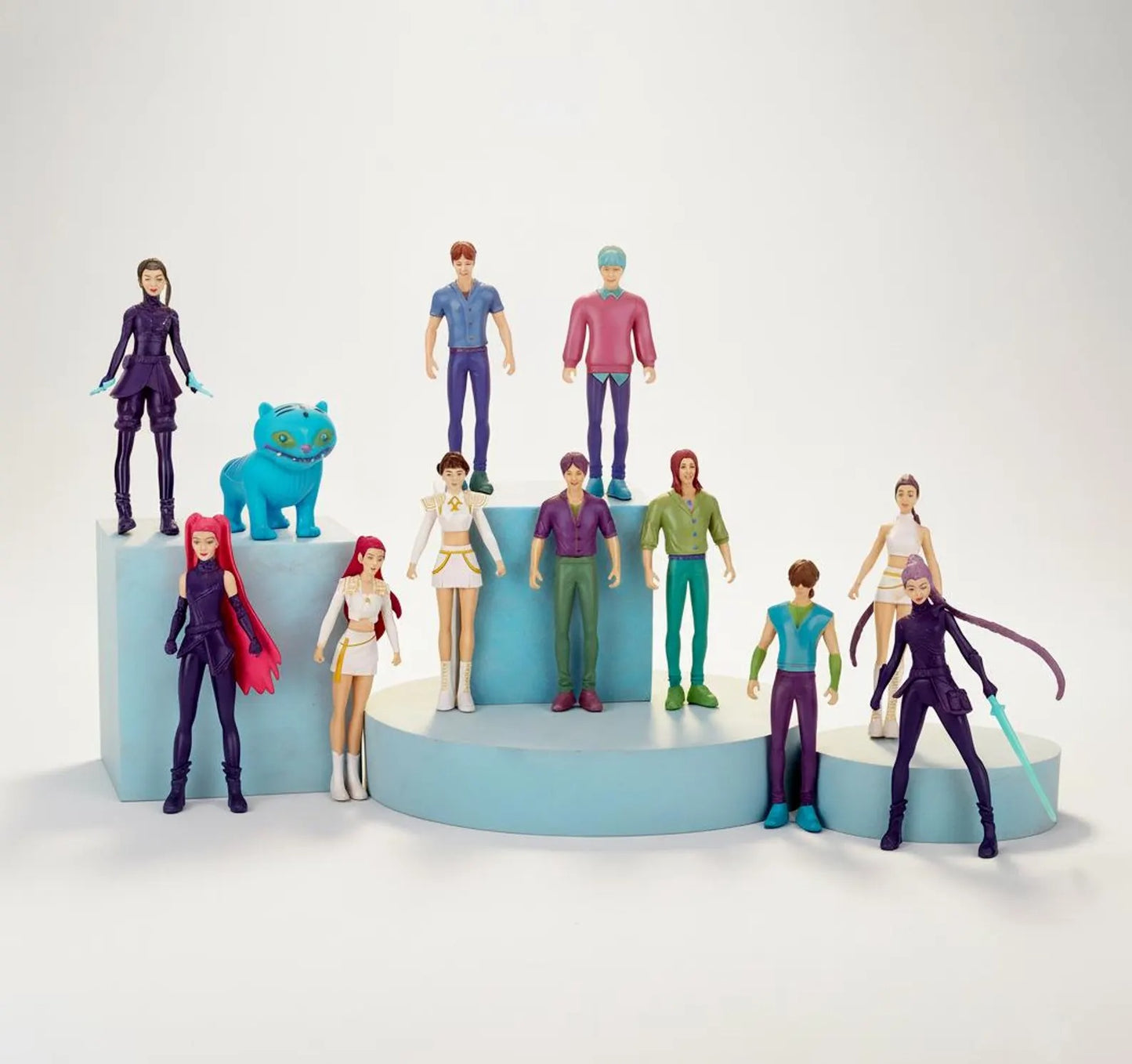 K-Pop Star Friends: Action Figure Edition + FREE Surprise Gift Box!