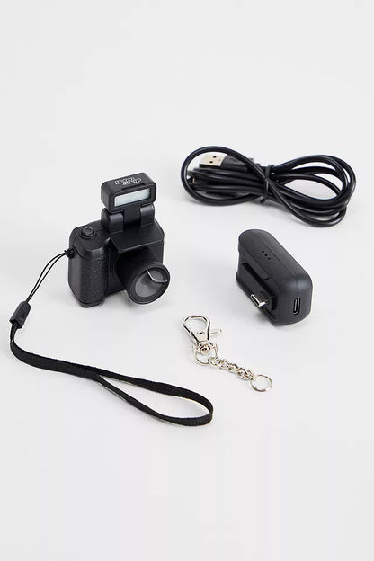 RetroSnap® – Mini Appareil Photo Numérique au Style Rétro + Carte Mémoire 32 Go OFFERTE, Crochet Mousqueton & Batterie Amovible (Autonomie Supplémentaire de 180 min)