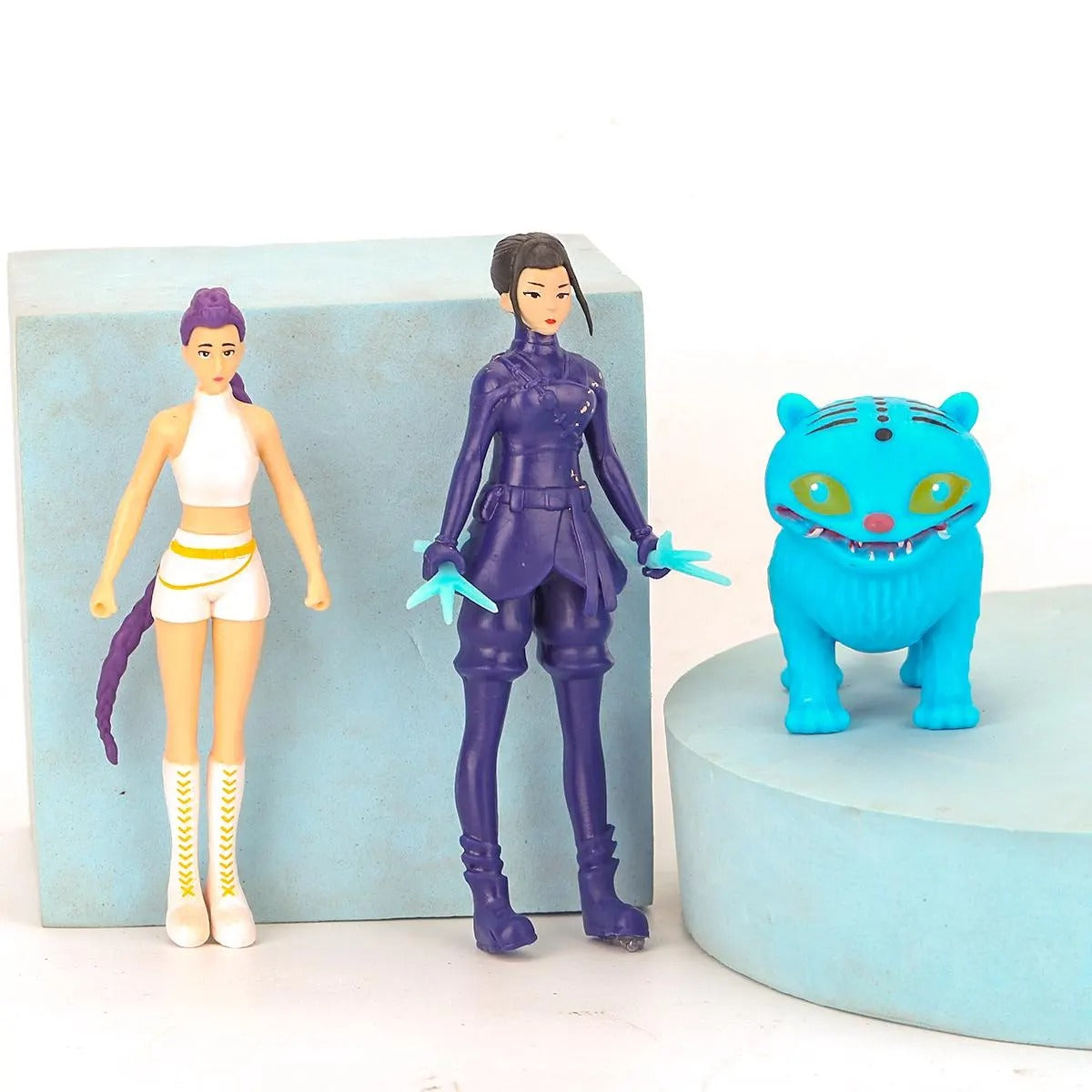 K-Pop Star Friends: Action Figure Edition + FREE Surprise Gift Box!